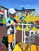 лето 2023, июль, использование нестандартного игрового оборудования на прогулке